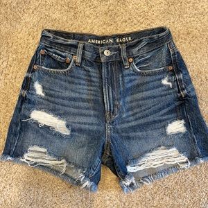 American Eagle 90s Boyfriend Short